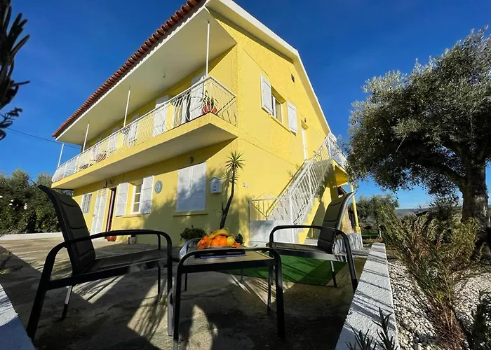 Samorinha House Assares